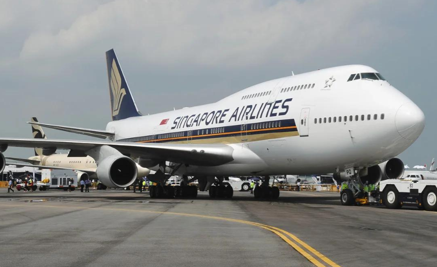 接到深圳市维旺迪电子需求后，我们立即指派专属客户经理全程对接。考虑到电子配件易受静电损坏，团队当天上门开展包装方案设计，采用防静电袋封装单品、EPE泡沫填充缓冲，外层使用五层瓦楞纸箱并张贴防静电标识。单证环节，客户经理逐页审核商业发票、装箱单，提前核实新加坡进口关税政策，确保资料合规。订舱阶段，凭借长期合作资源，4小时...